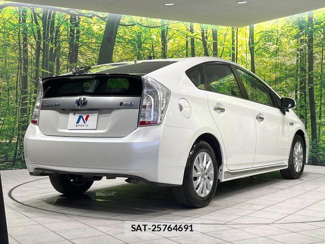 Toyota PRIUS PHV 2014-05 7509775-16