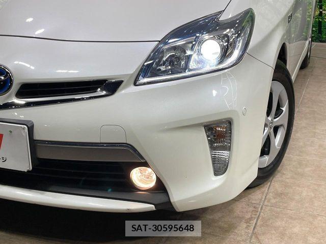 Toyota PRIUS PHV 2012-02 7502395-11
