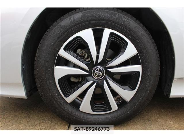 Toyota PRIUS PHV 2017-06 7502393-17