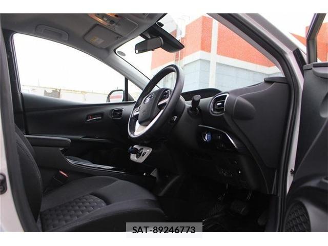 Toyota PRIUS PHV 2017-06 7502393-24