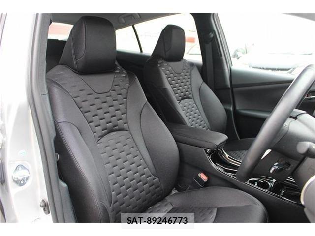 Toyota PRIUS PHV 2017-06 7502393-25