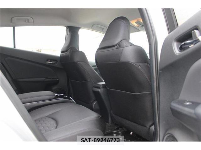 Toyota PRIUS PHV 2017-06 7502393-26