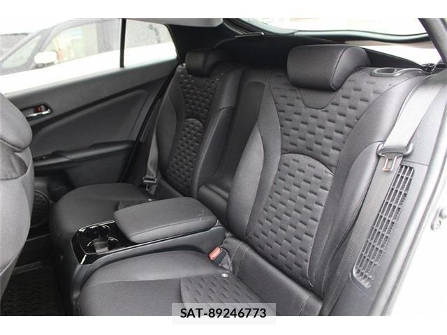 Toyota PRIUS PHV 2017-06 7502393-29