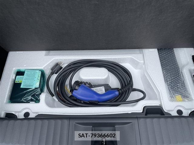 Toyota PRIUS PHV 2023-09 7502391-17