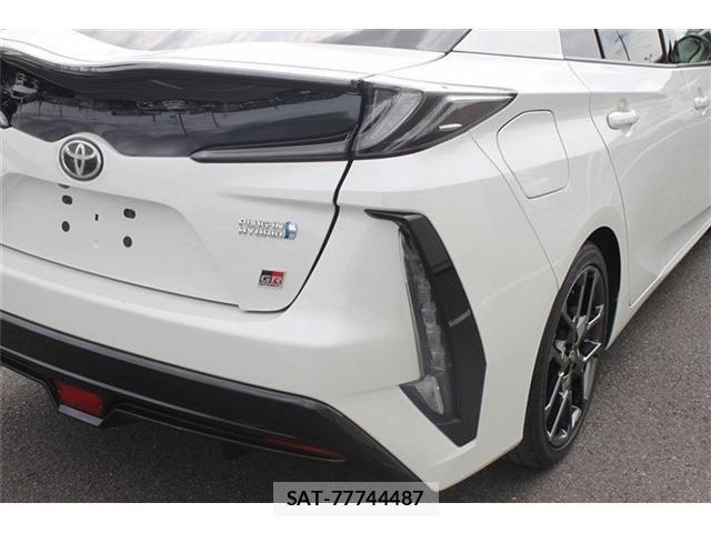 Toyota PRIUS PHV 2019-07 7509773-13
