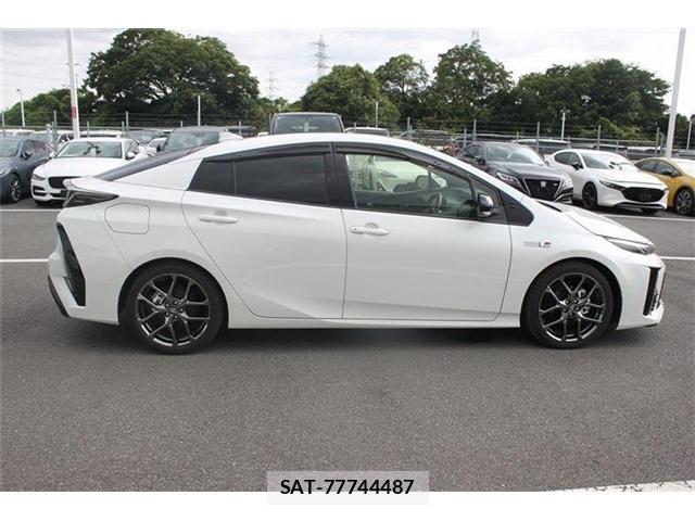 Toyota PRIUS PHV 2019-07 7509773-15