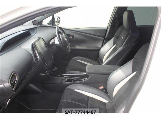 Toyota PRIUS PHV 2019-07 7509773-25