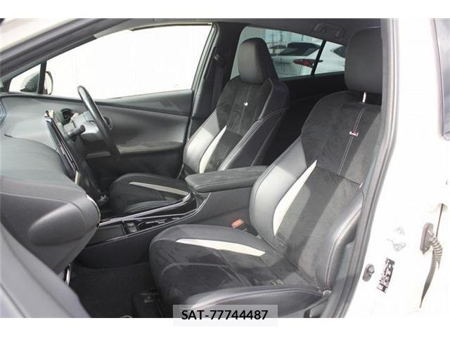Toyota PRIUS PHV 2019-07 7509773-26