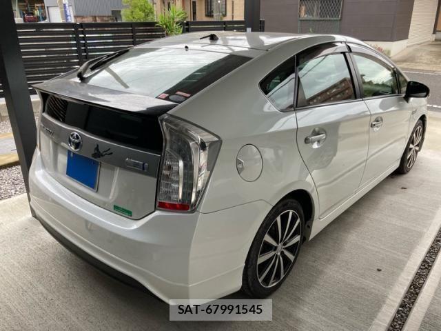 Toyota PRIUS PHV 2012-11 7562689-3