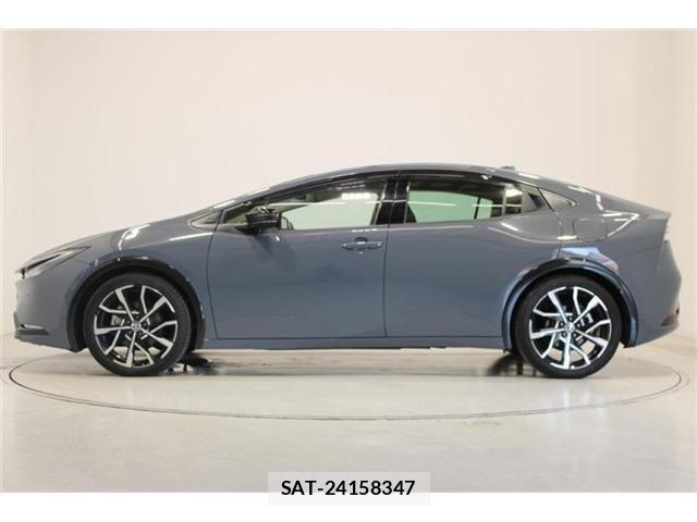 Toyota PRIUS PHV 2023-07 7562686-10