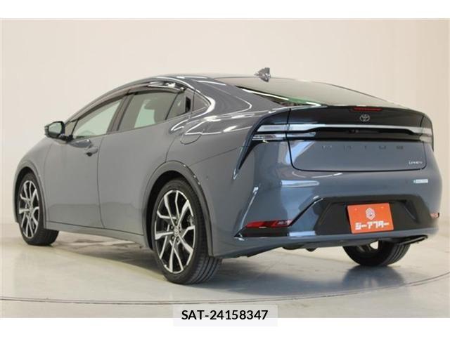 Toyota PRIUS PHV 2023-07 7562686-11