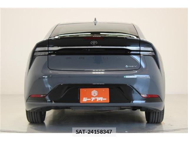 Toyota PRIUS PHV 2023-07 7562686-12
