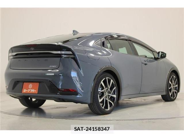 Toyota PRIUS PHV 2023-07 7562686-13