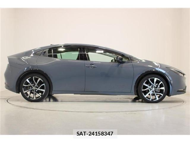 Toyota PRIUS PHV 2023-07 7562686-14