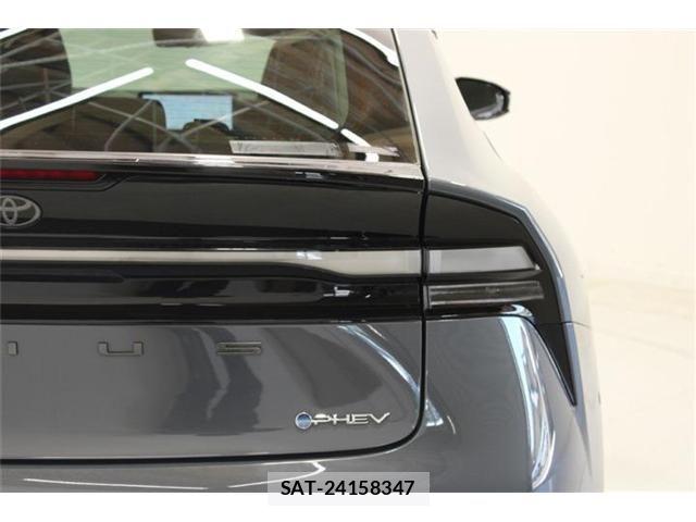 Toyota PRIUS PHV 2023-07 7562686-19