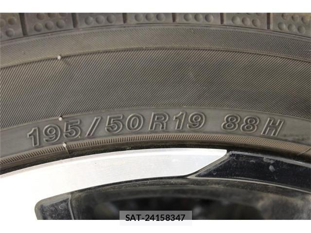 Toyota PRIUS PHV 2023-07 7562686-28
