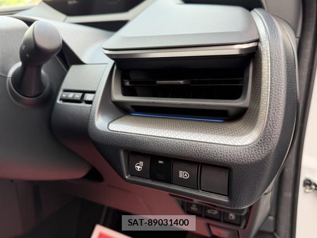 Toyota PRIUS PHV 2024-01 7562687-27