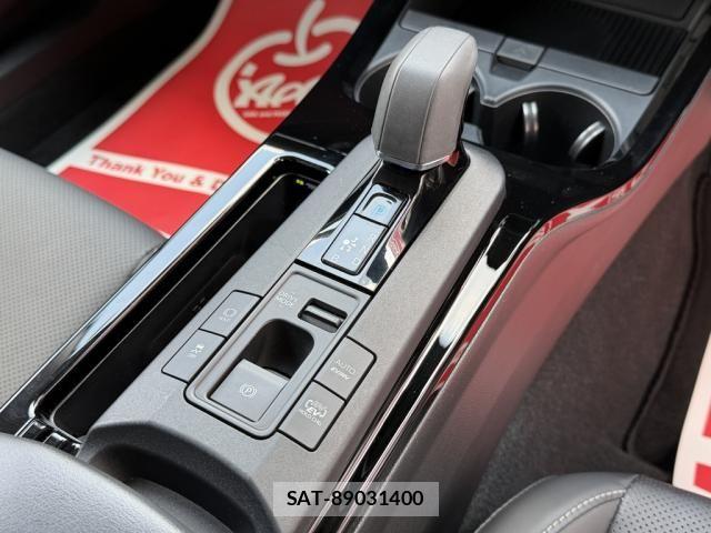 Toyota PRIUS PHV 2024-01 7562687-29
