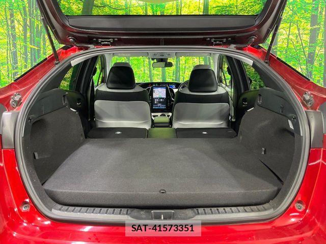 Toyota PRIUS PHV 2017-08 7562688-9