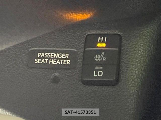 Toyota PRIUS PHV 2017-08 7562688-6