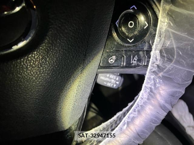Toyota PRIUS PHV 2018-03 7619403-17