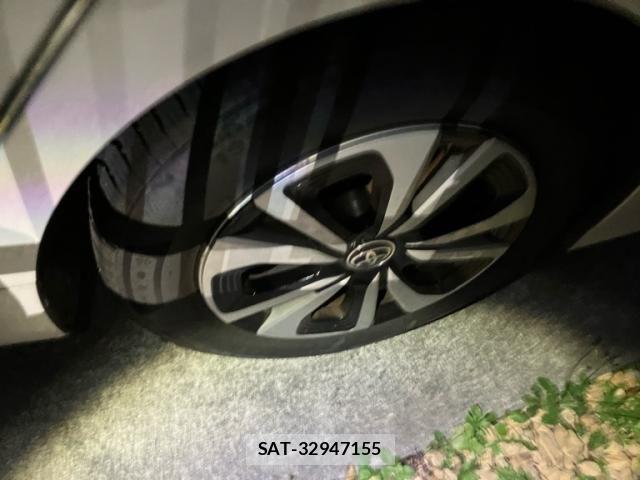 Toyota PRIUS PHV 2018-03 7619403-8