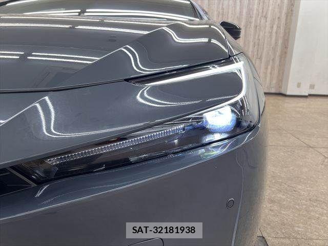 Toyota PRIUS PHV 2023-07 7619396-10