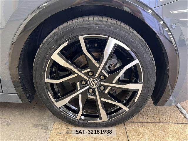 Toyota PRIUS PHV 2023-07 7619396-12