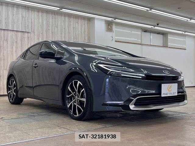 Toyota PRIUS PHV 2023-07 7619396-14