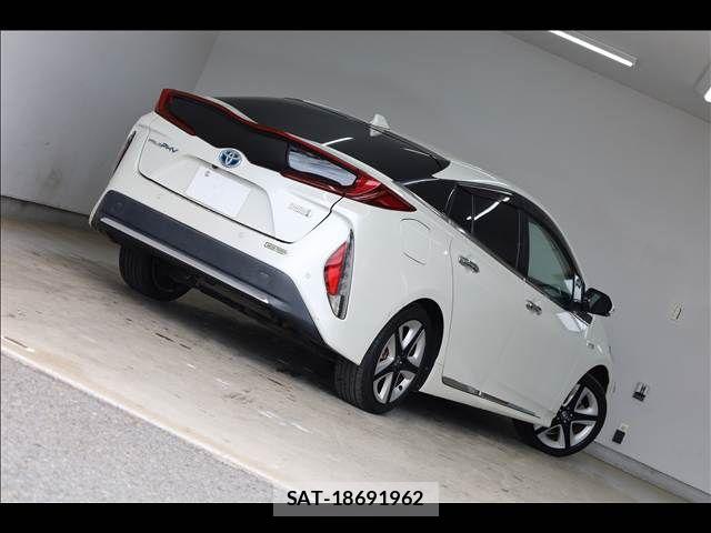 Toyota PRIUS PHV 2018-08 7727572-11
