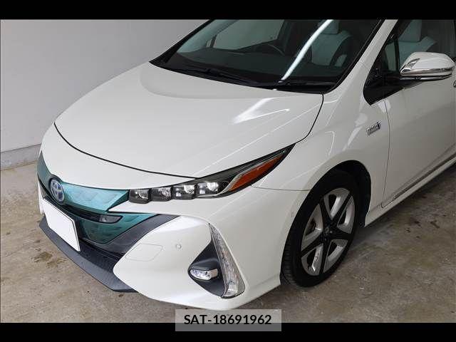 Toyota PRIUS PHV 2018-08 7727572-12