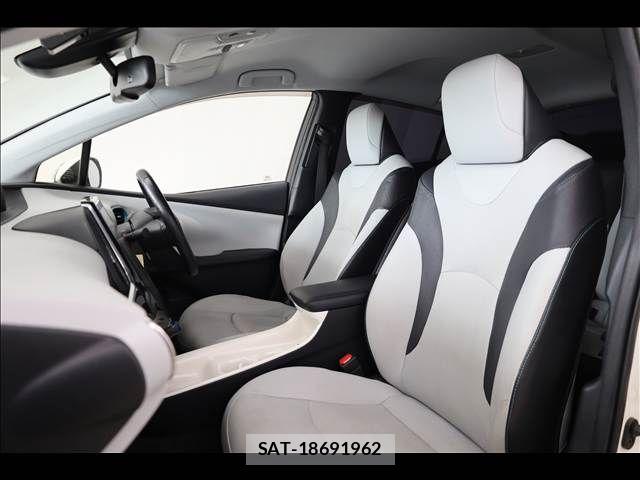Toyota PRIUS PHV 2018-08 7727572-17
