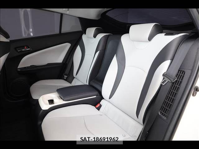 Toyota PRIUS PHV 2018-08 7727572-18