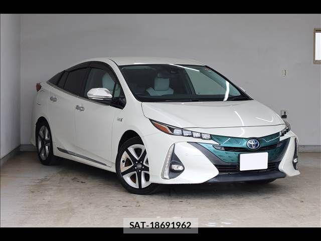 Toyota PRIUS PHV 2018-08 7727572-1