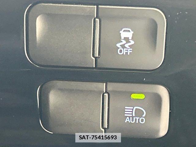 Toyota PRIUS PHV 2018-01 7727573-5
