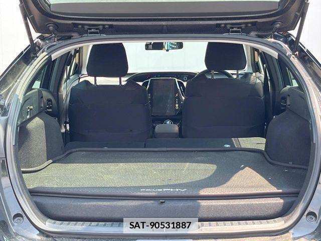 Toyota PRIUS PHV 2019-08 7727567-10
