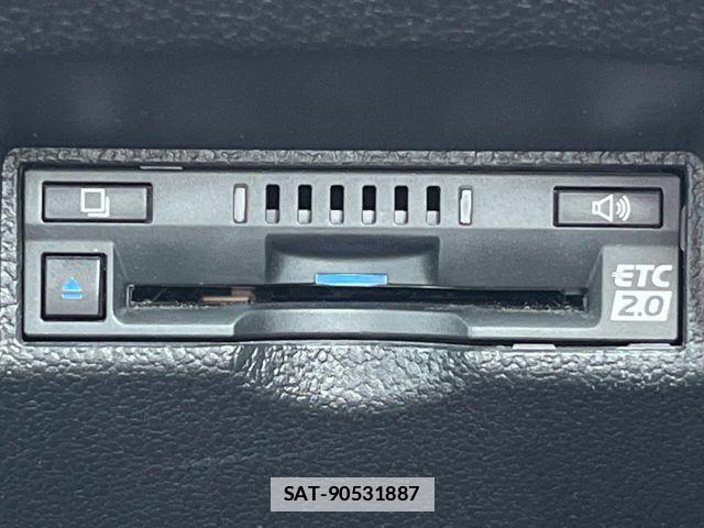 Toyota PRIUS PHV 2019-08 7727567-7