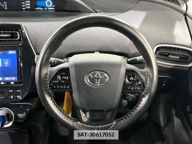 Toyota PRIUS PHV 2019-11 7727568-10
