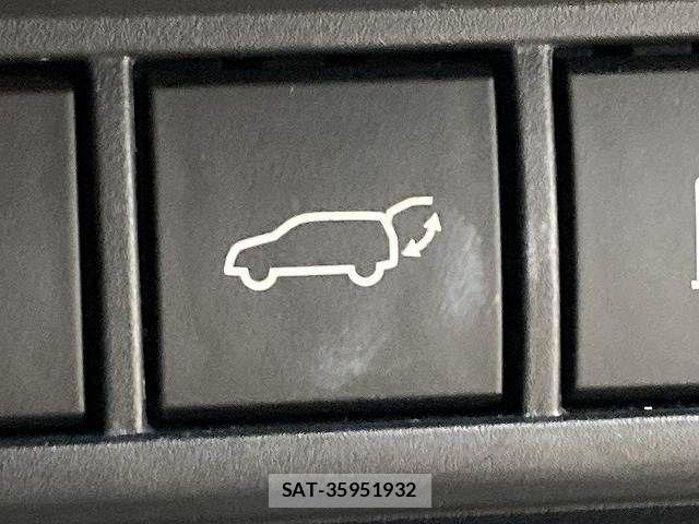 Toyota PRIUS PHV 2023-07 7788496-10