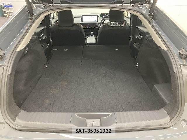 Toyota PRIUS PHV 2023-07 7788496-12