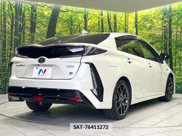 Toyota PRIUS PHV 2018-02 7788493-16