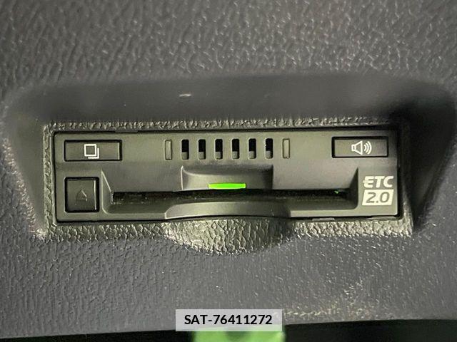 Toyota PRIUS PHV 2018-02 7788493-6