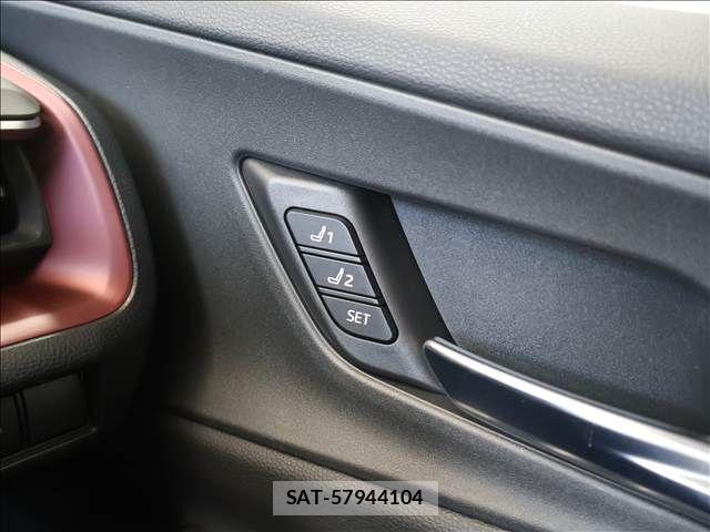 Toyota PRIUS PHV 2023-05 7878996-13