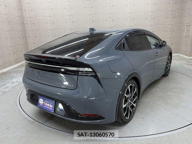 Toyota PRIUS PHV 2023-08 7878997-2