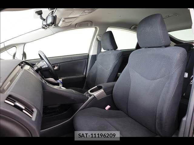 Toyota PRIUS PHV 2012-06 7879006-17