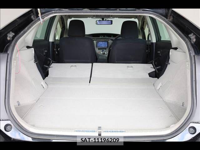 Toyota PRIUS PHV 2012-06 7879006-19
