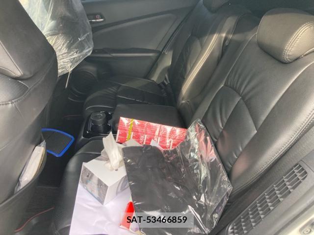 Toyota PRIUS PHV 2018-01 7879004-12