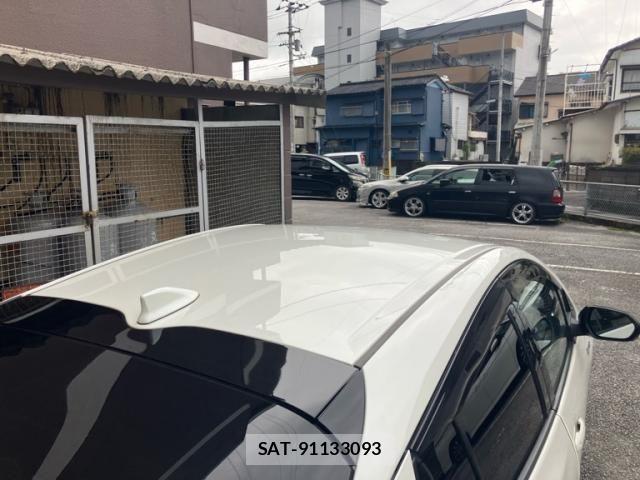 Toyota PRIUS PHV 2018-02 7963358-9