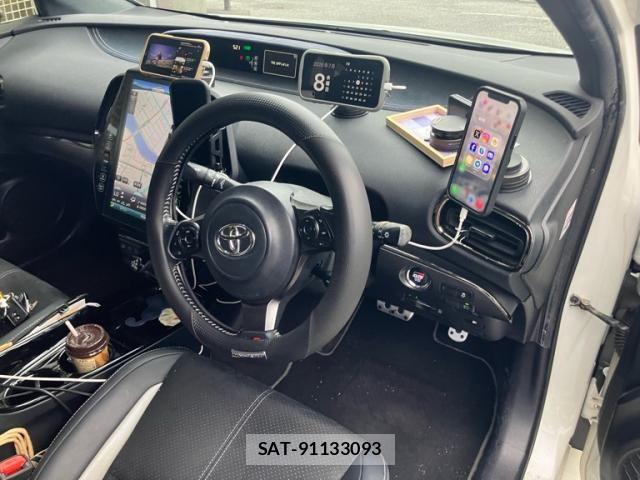 Toyota PRIUS PHV 2018-02 7963358-14