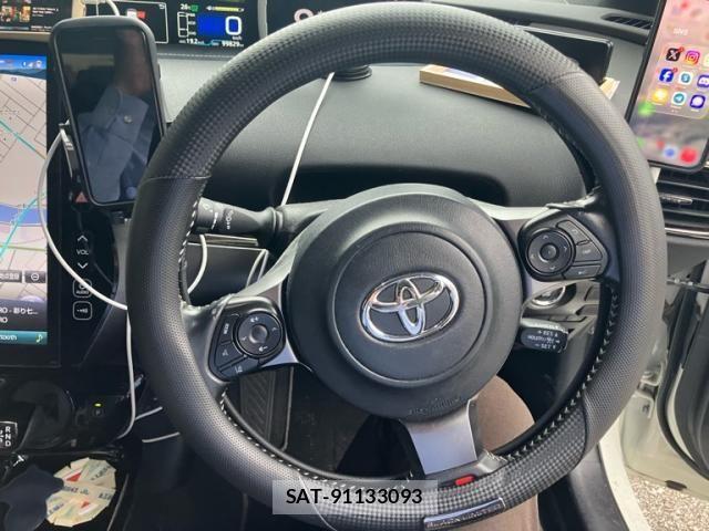 Toyota PRIUS PHV 2018-02 7963358-17